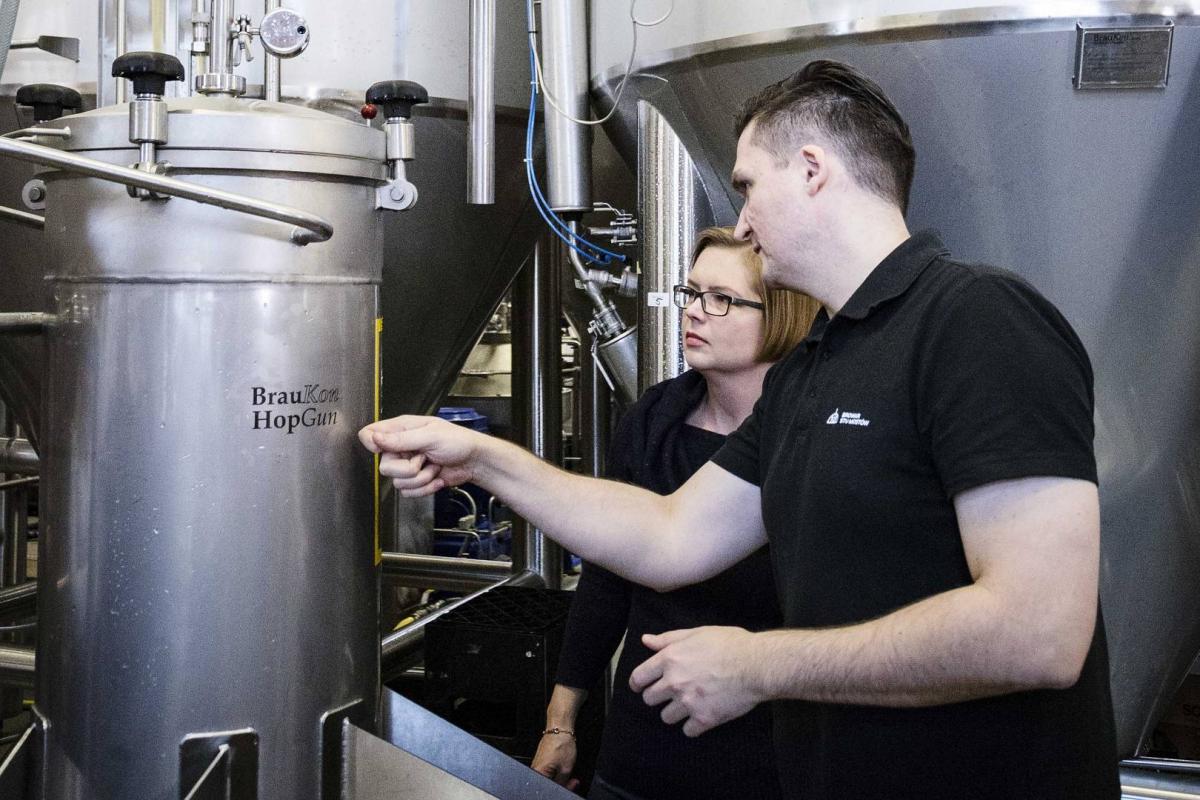 IMG_8142_male_(1920_x_1080)